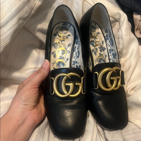 Gucci Black and Gold Loafers with Iconic Horsebit Design - Picture 1 of 8